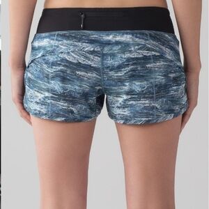 Lululemon Speed Short (4-way Stretch 2.5") Aerial Drift Multi Black / Black